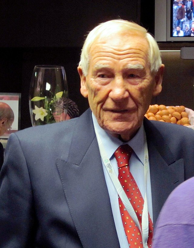 Żołnierz między słupkami