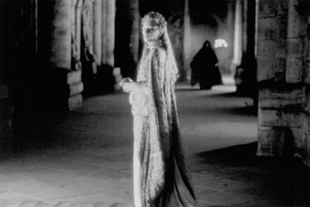 Boże, chroń Królową! – recenzja Elizabeth